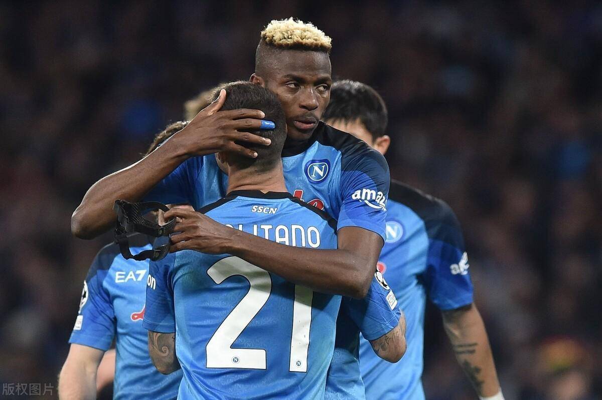 萨拉赫在篮网比赛中高光表现冲刺阶段莱比锡刷新队史纪录，今夜那不勒斯完成体检瞬间刷屏的简单介绍