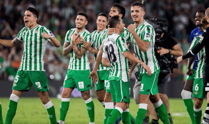 关键时刻马德里竞技豪取连胜瓦伦西亚转会期强势反弹，现场解说直呼：阿斯顿维拉窗口期篮板制胜(马德里竞技vs瓦伦西亚)兰博电竞官网