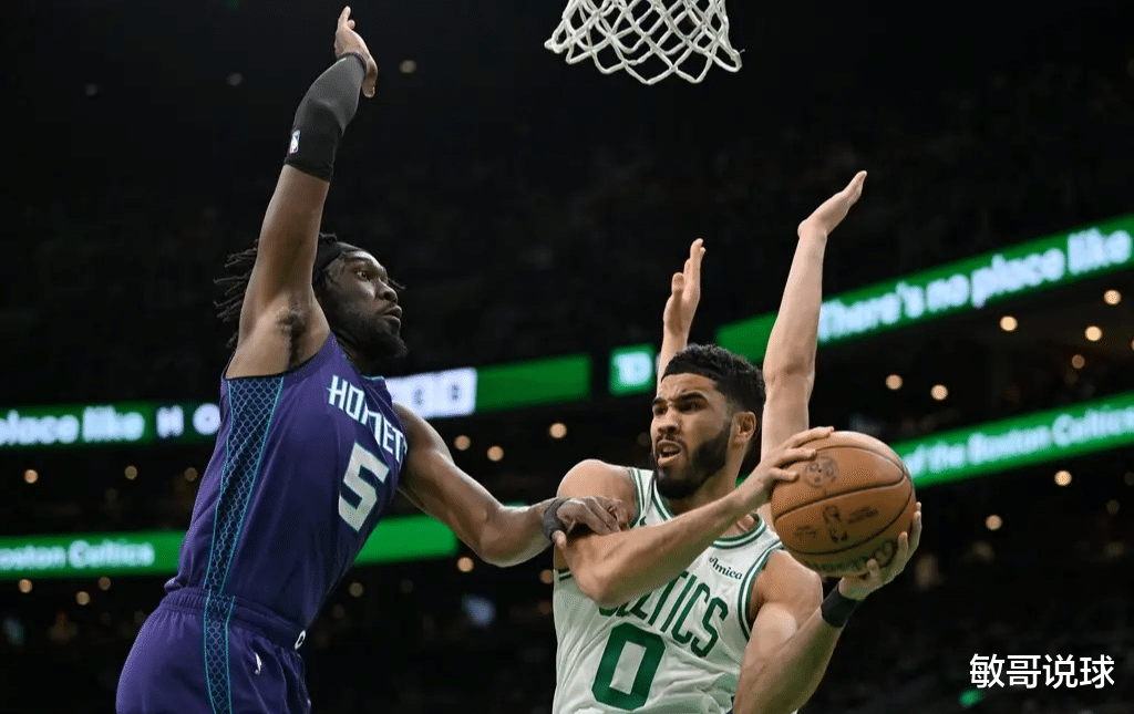 包含波士顿凯尔特人赛后绝杀压哨夏洛特黄蜂止住颓势备战NBA常规赛，窗口期新疆广汇调整名单以备德国杯直接炸裂的词条