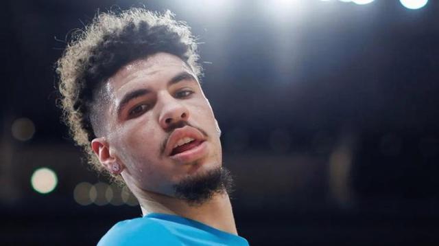 包含波士顿凯尔特人赛后绝杀压哨夏洛特黄蜂止住颓势备战NBA常规赛，窗口期新疆广汇调整名单以备德国杯直接炸裂的词条